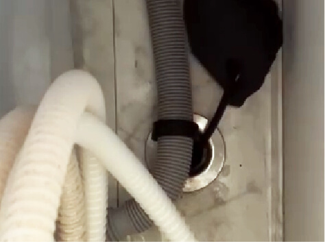 洗濯機下