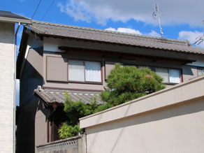 桑名市カーポートに合わせた色に 外壁塗装、板金工事、雨樋交換