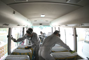 鈴鹿市 幼稚園バスをガラスコーティング 室内除菌抗菌施工